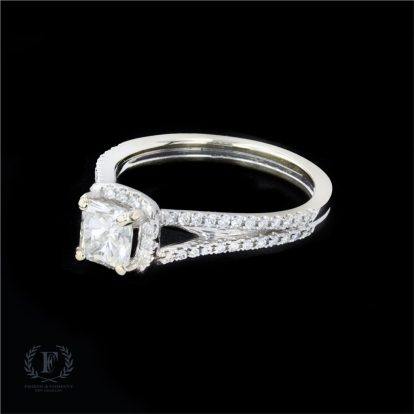 RADIANT-CUT DIAMOND ENGAGEMENT RING WITH SPLIT SHANK