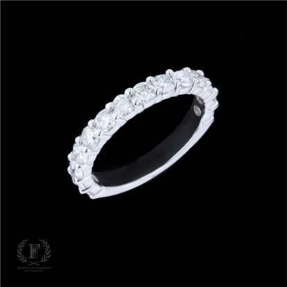 14K WHITE GOLD ROUND BRILLIANT DIAMOND BAND`