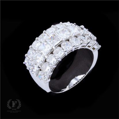 BRILLIANT & BREATHTAKING 18K WHITE GOLD DIAMOND RING