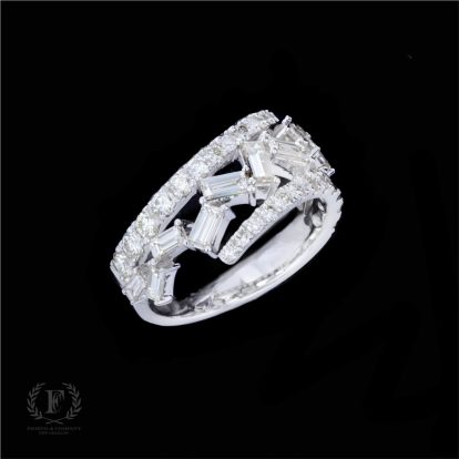 ZIG ZAG BAGUETTE & ROUND DIAMOND 14K WHITE GOLD RING
