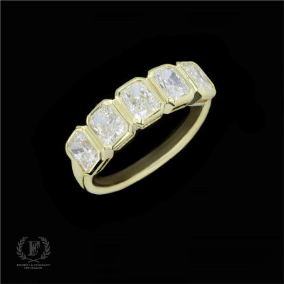 18K YELLOW GOLD FIVE STONE DIAMOND RING