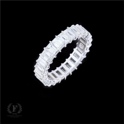 18K WHITE GOLD DIAMOND ETERNITY BAND