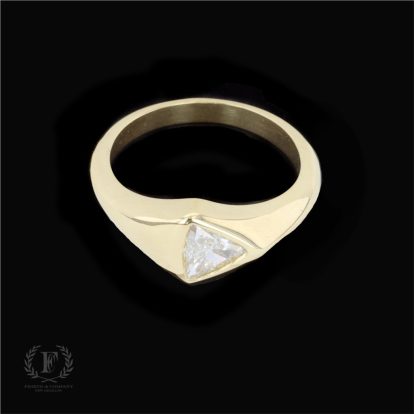 SLEEK CONTEMPORARY 18K BEZEL SET TRILLION DIAMOND RING