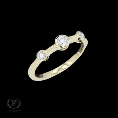 14K YELLOW GOLD THREE STONE DIAMOND RING