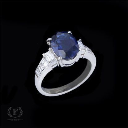 STUNNING SAPPHIRE & DIAMOND PLATINUM ENGAGEMENT RING