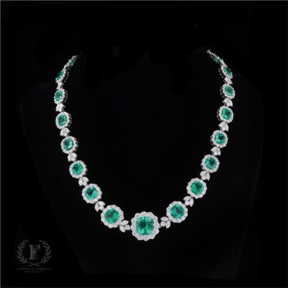 18K WHITE GOLD EMERALD DIAMOND NECKLACE